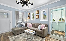 Casa Bella- Chic, Retro Apt- Steps To Historic District!